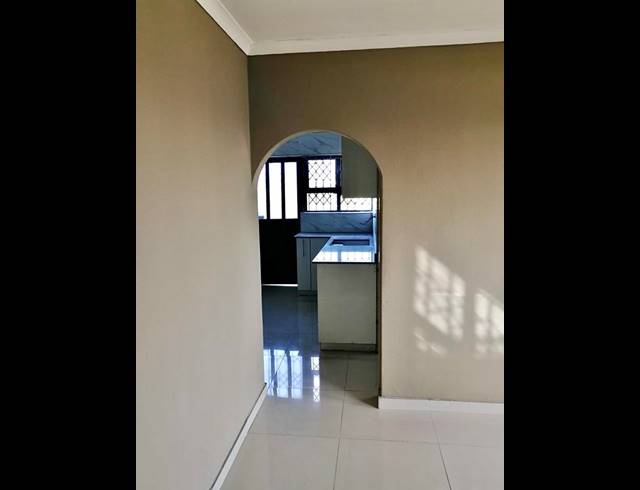 2 BEDROOM HOUSE FOR SALE IN UMLAZI Z
